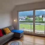Vakantiehuis Spacious Family Near Bled - Modern & Cozy *