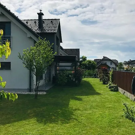 Ferienhaus Spacious Family Near Bled - Modern & Cozy