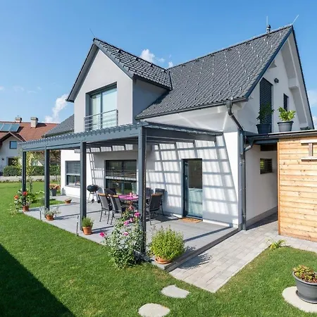 Spacious Family Near Bled - Modern & Cozy Holiday home Radovljica