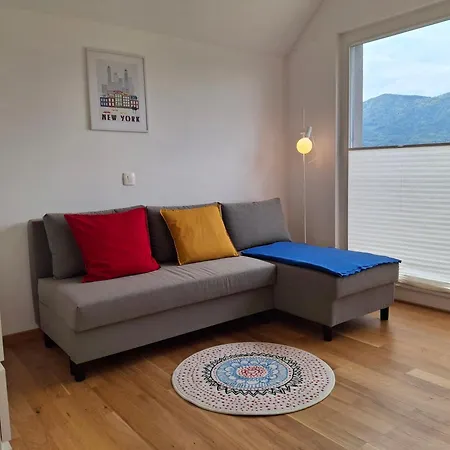 Vakantiehuis Spacious Family Near Bled - Modern & Cozy